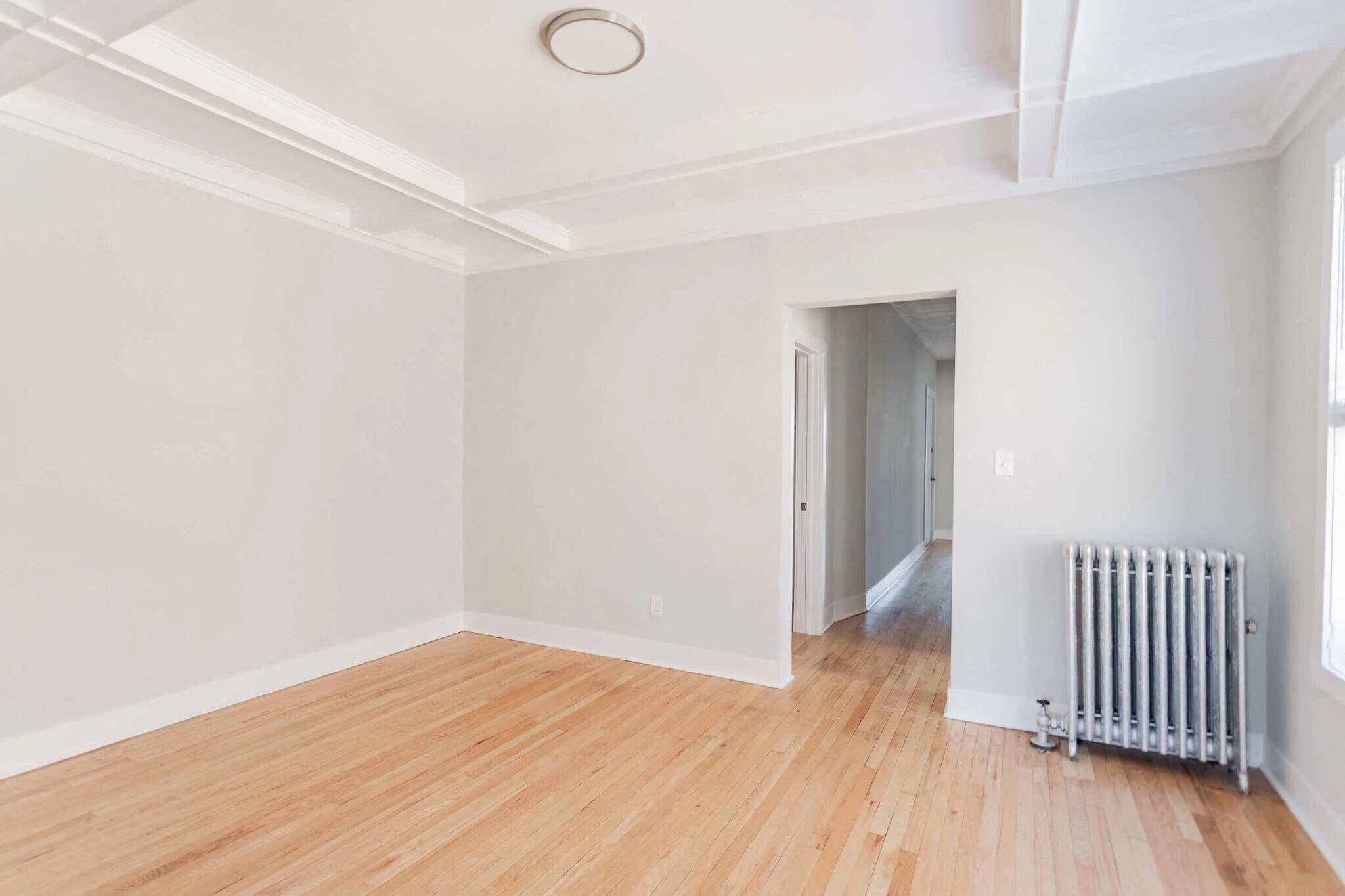 Building Photo - 6143 S Dorchester Ave