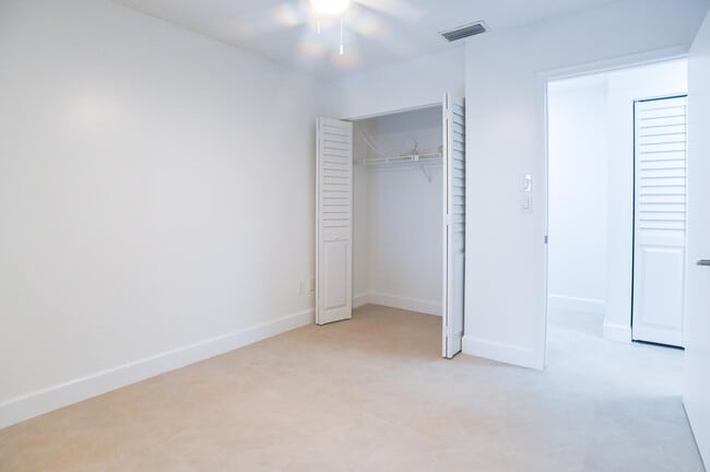 Building Photo - 1148 Summit Trail Cir