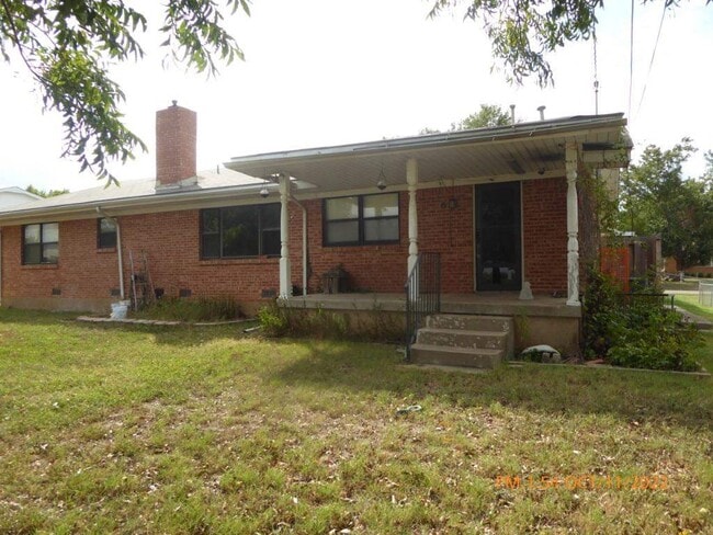 Building Photo - 2709 NW Marion Ave