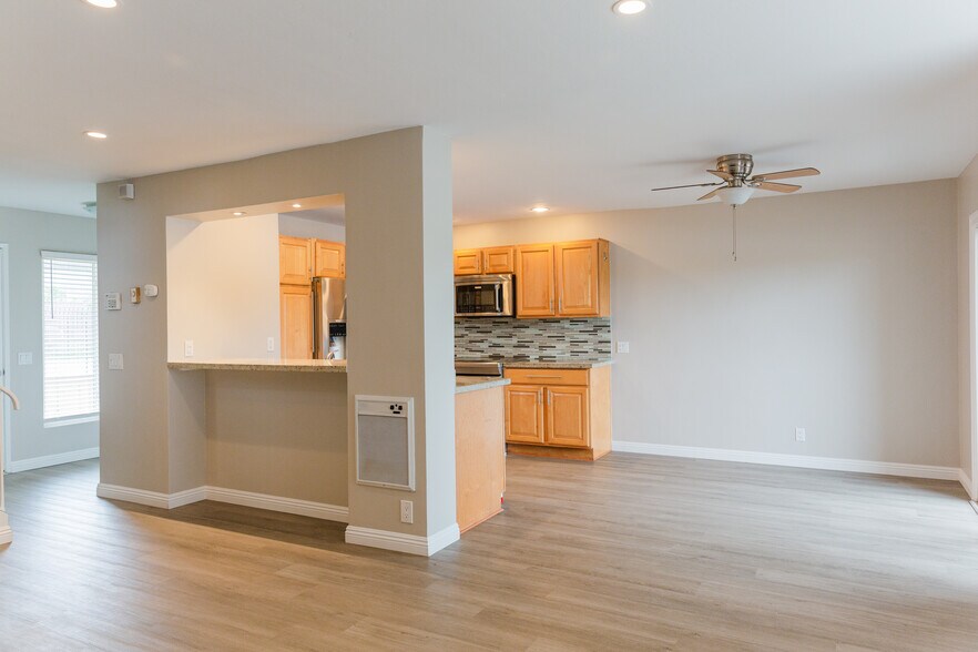 Open Kitchen - 712 Silver Dr