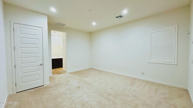 Building Photo - 10045 E Talon Ave