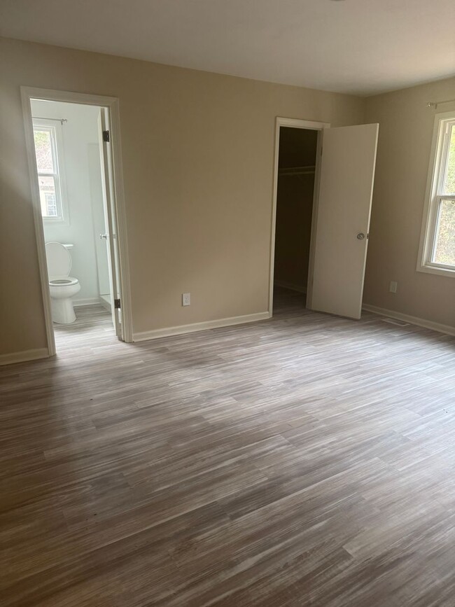 Building Photo - Long term rental in Manteo