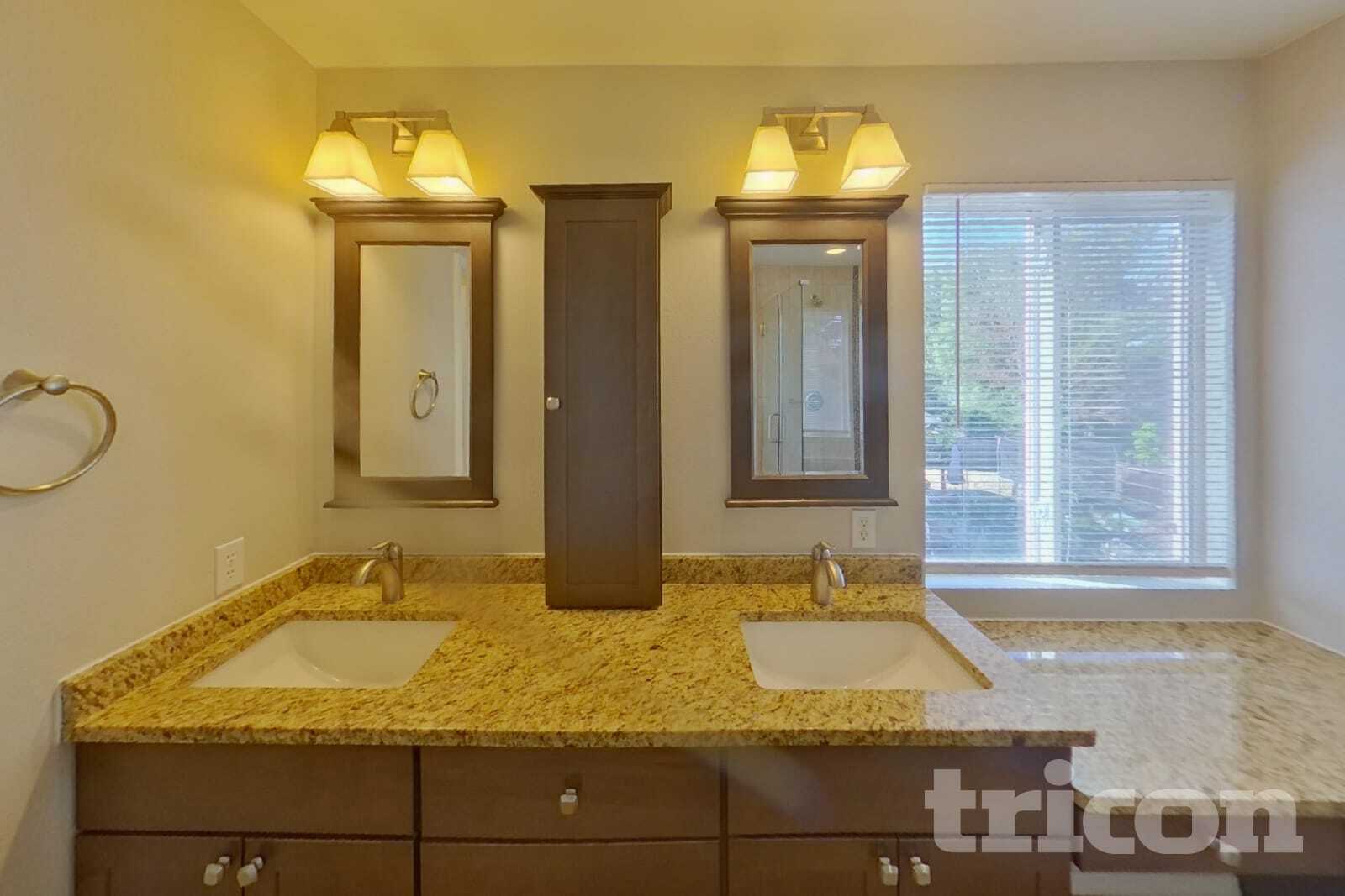 Building Photo - 656 Golden Eagle Dr
