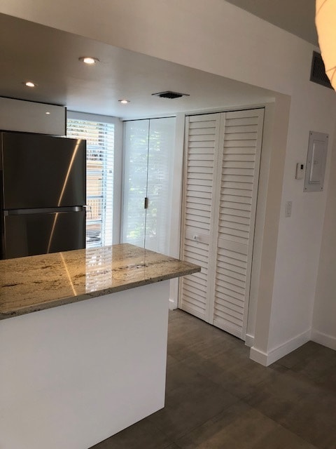 Building Photo - 449 Swallow Dr