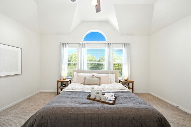 Building Photo - 9910 Spring Shadows Park Cir