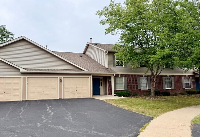 Building Photo - 1244 N Red Oak Cir