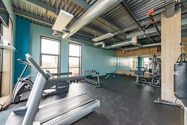 Building Photo - 2545 S Dearborn St