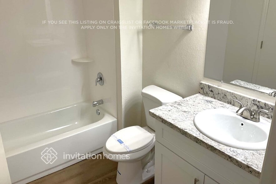 Building Photo - 2053 W Rockwell Dr