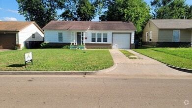 Building Photo - 720 SW 56th St