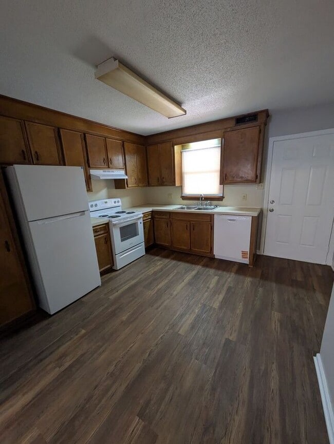 Building Photo - 2BD/1.5BA Unit in Hickory