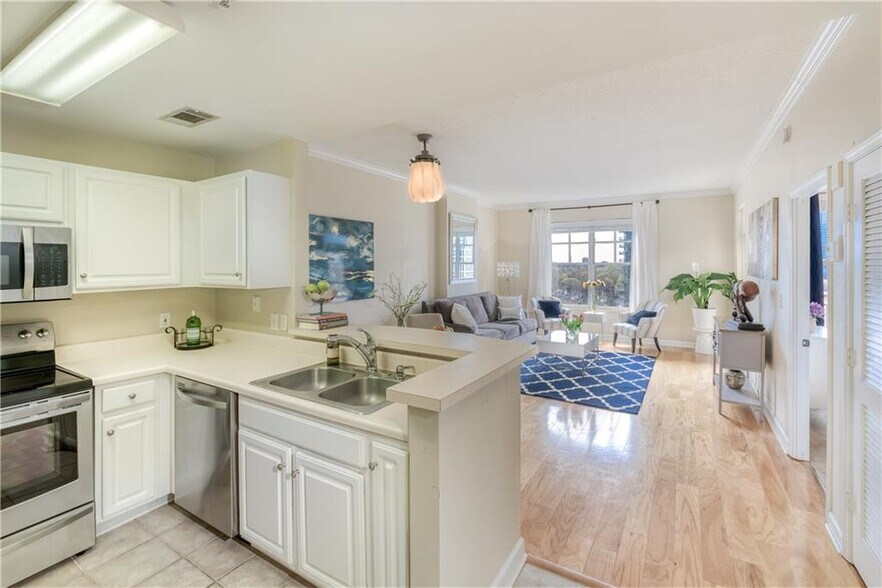 Building Photo - 1101 Juniper St NE