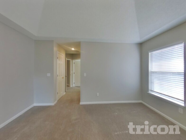 Building Photo - 1648 Country Walk Dr