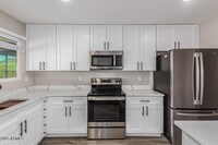 Building Photo - 9938 Willowcreek Cir