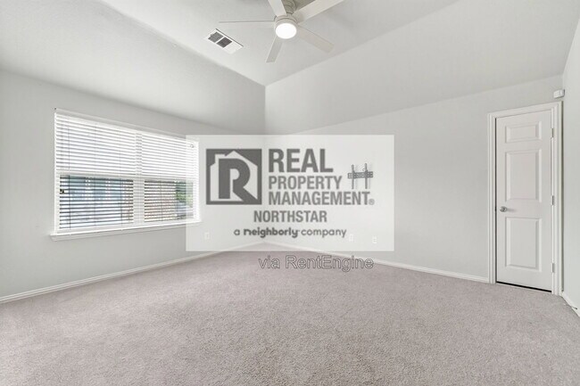 Building Photo - 405 Driftwood Ct