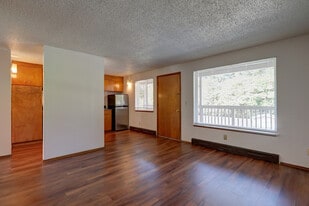 Building Photo - Lake Apartments
