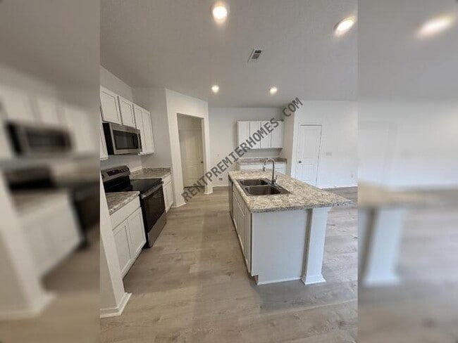 Building Photo - 310 Sarah Alyse Ln