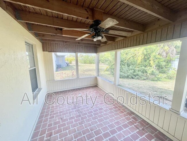 Building Photo - 9490 Tacoma Ave