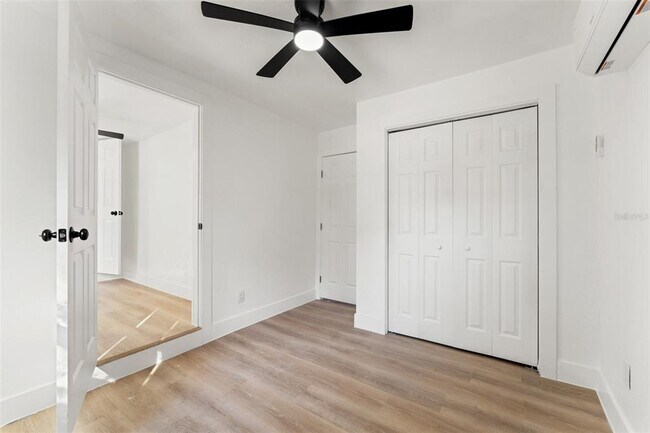 Building Photo - 8719 N Ola Ave