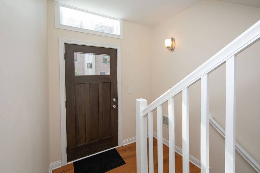 Building Photo - 517 N Park Ave