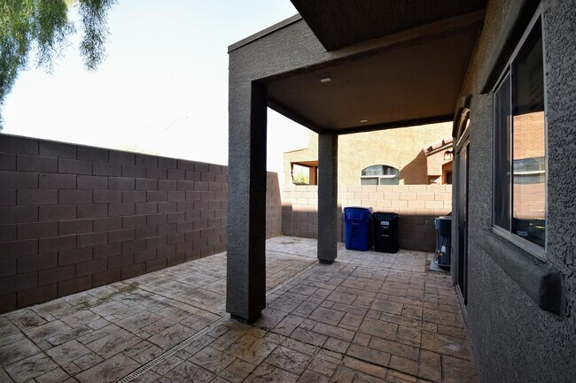 Building Photo - 2024 S Baldwin