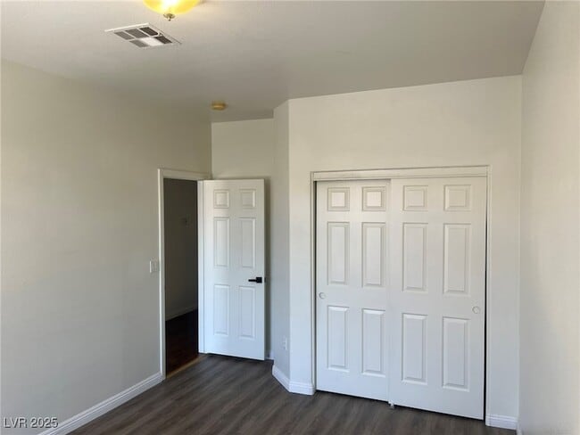 Building Photo - 302 Waterton Lakes Ave