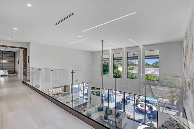 Building Photo - 1161 Pine Point Rd