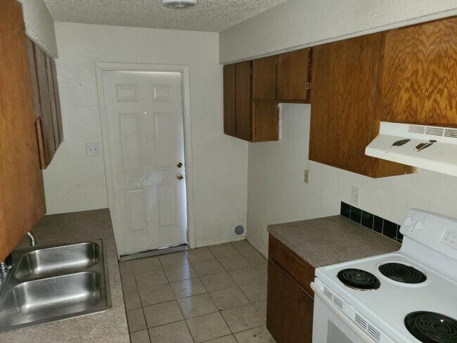 Building Photo - 5021-5023 Vinson St