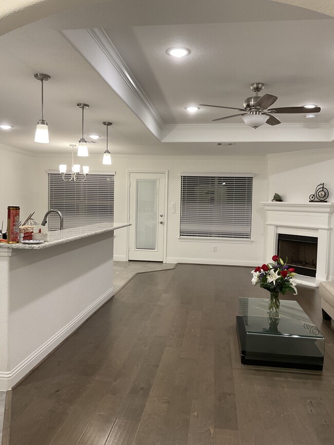 Building Photo - 1824 Town Creek Cir