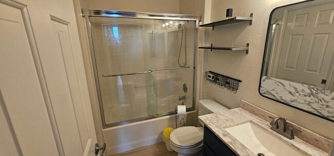 Building Photo - 2bed - 2bath Upper unit in Rancho SD