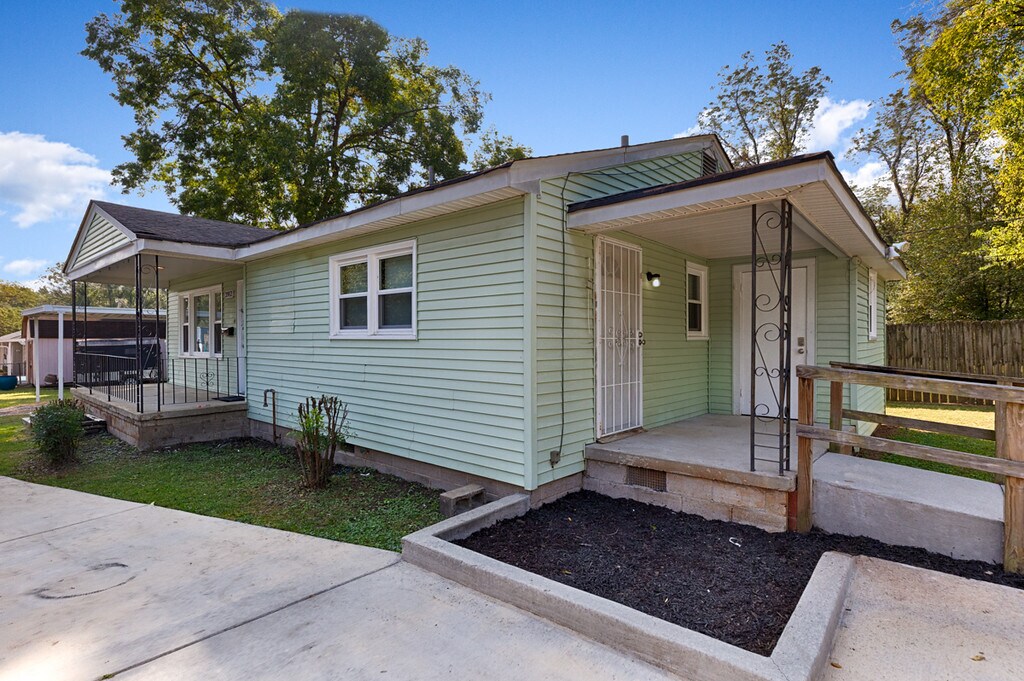 Building Photo - 3912 Hillcrest Ct SW