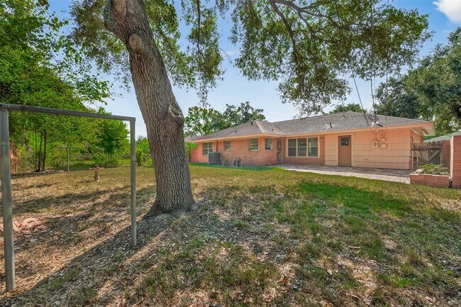 Building Photo - 4022 Osby Dr