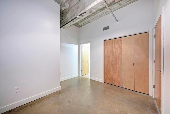 Building Photo - 710 Colorado St