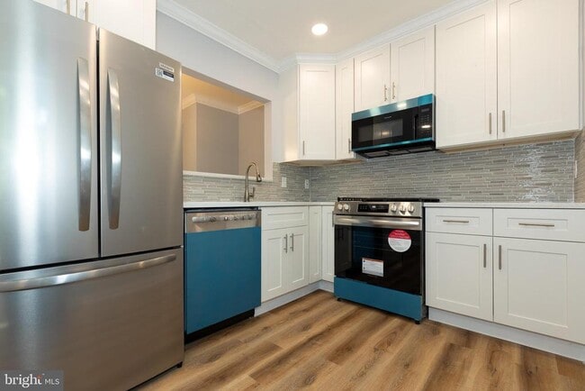 Building Photo - 13640 Deerwater Dr