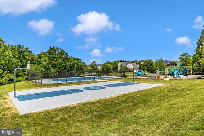Building Photo - 3852 Glasgow Way