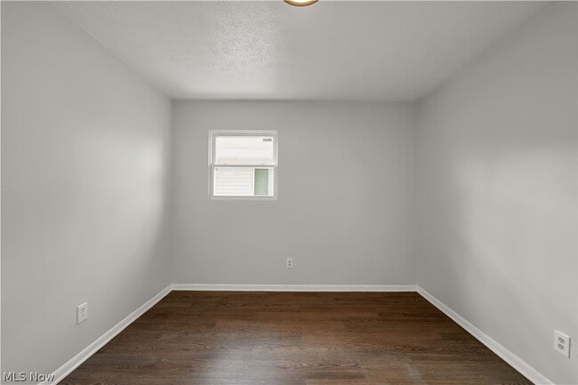 Building Photo - 12114 Milligan Ave