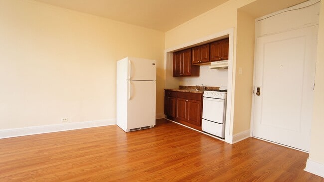 Building Photo - 2770 N Milwaukee Ave