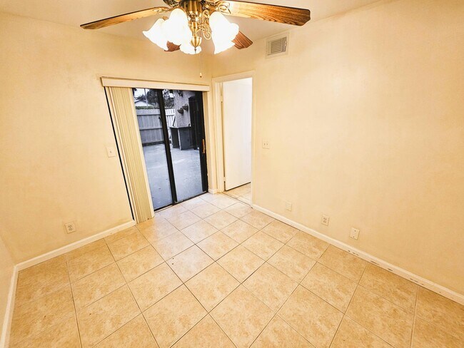 Building Photo - 6163 Seven Springs Blvd