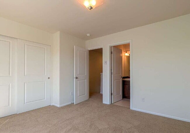 Building Photo - 3403 30th Dr