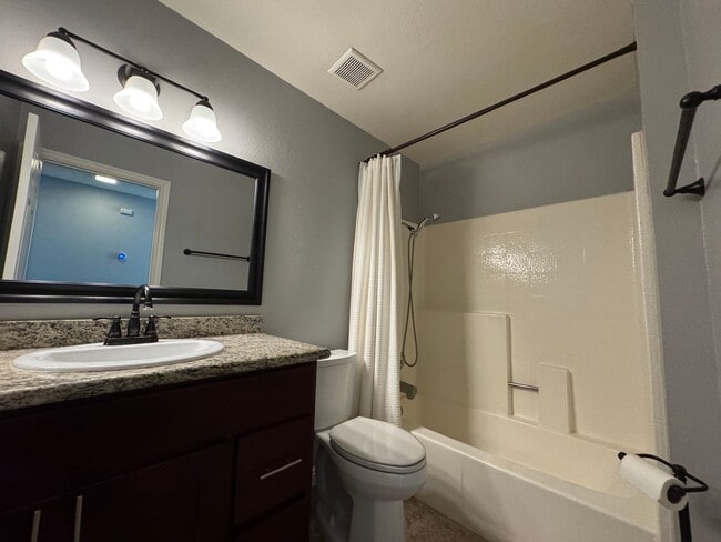 Building Photo - Stunning 2Bd/2Ba Home in Yorba Linda!