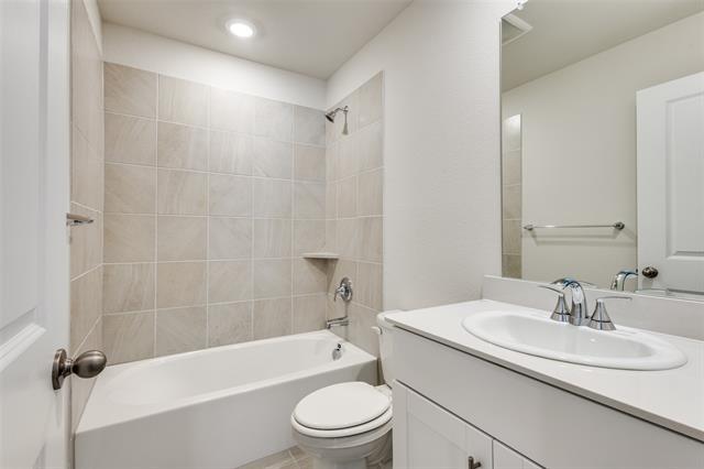 Building Photo - 513 Tidal Dr