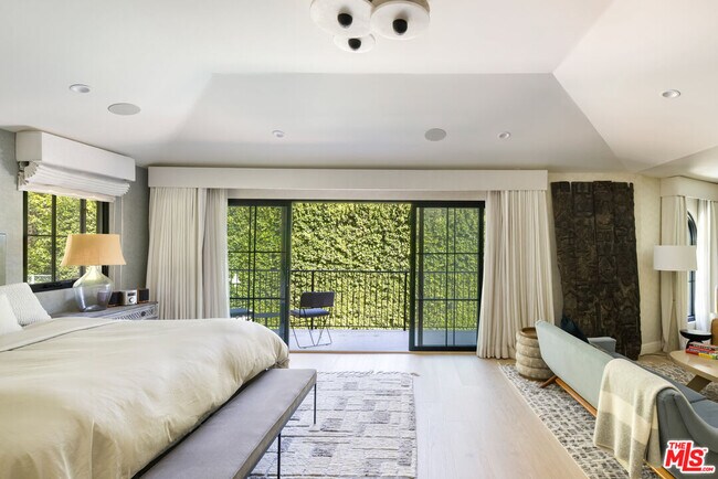 Building Photo - 7651 Willow Glen Rd