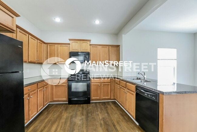Building Photo - 5 Bedroom Pet-Friendly Home in Kansas City...