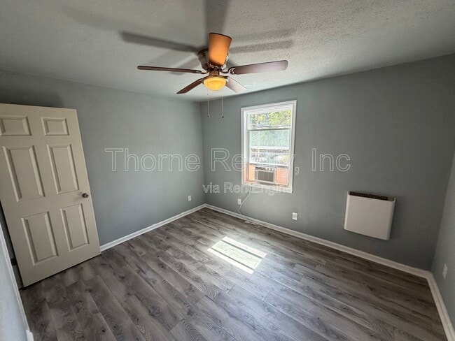 Building Photo - 1129 E Grand Ave