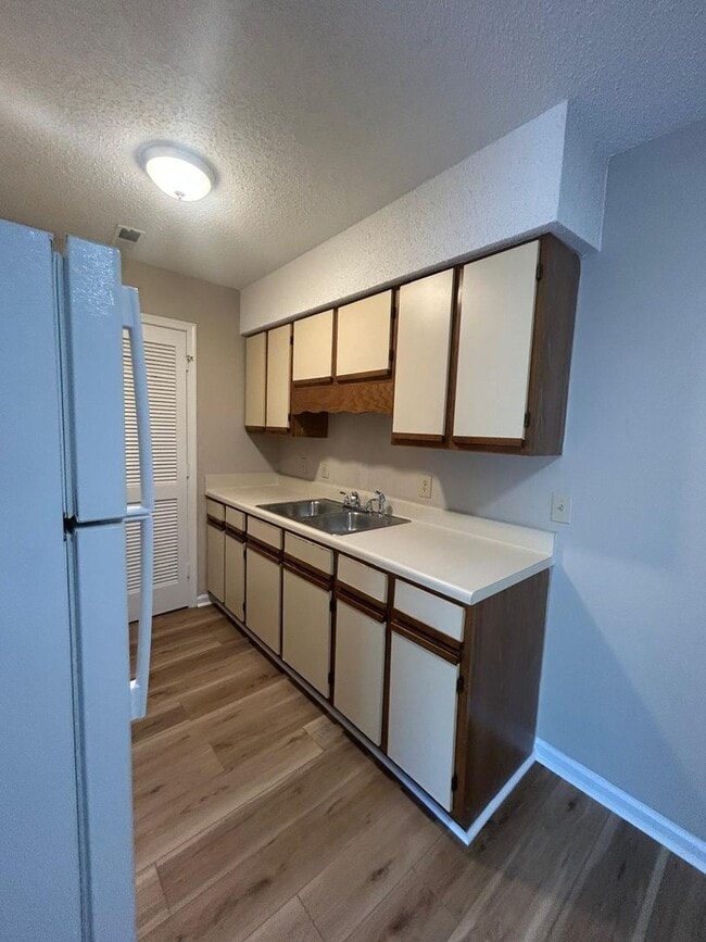 Building Photo - Comfort & Convenience at Westfield Gardens Lexington - 357G