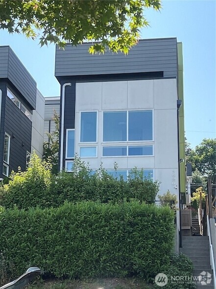 Building Photo - 1529 19th Ave