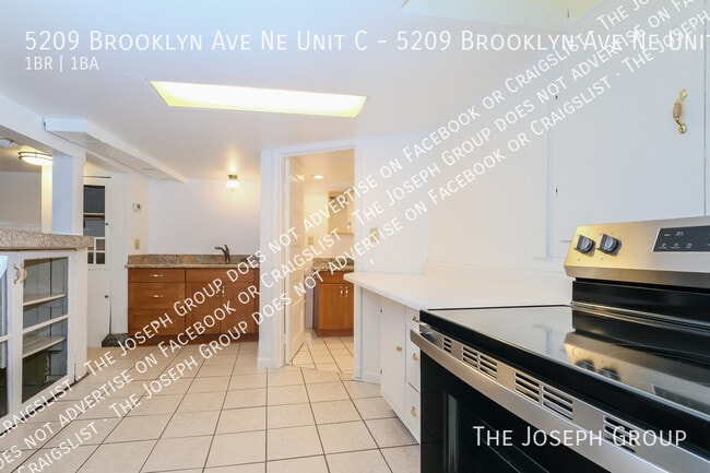 Building Photo - 5209 Brooklyn Ave NE