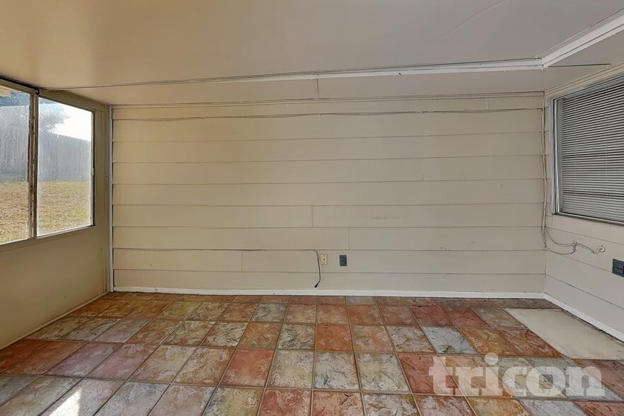 Building Photo - 13622 Oak Breeze