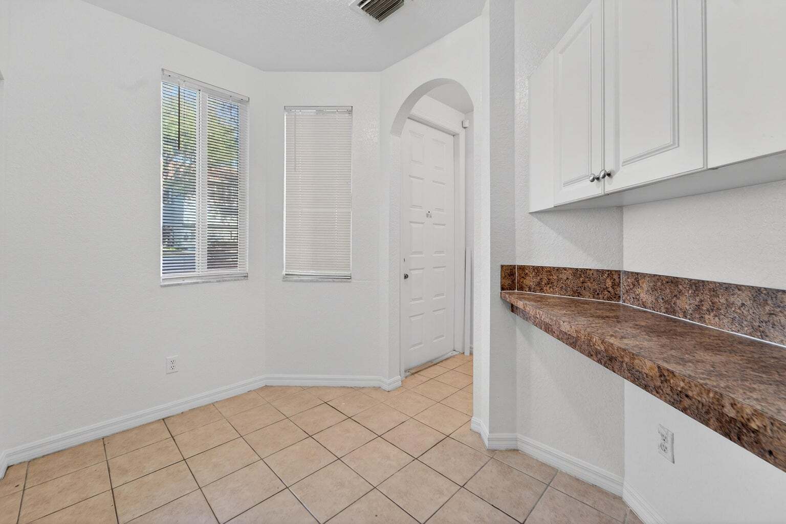 Building Photo - 3635 Sonoma Dr