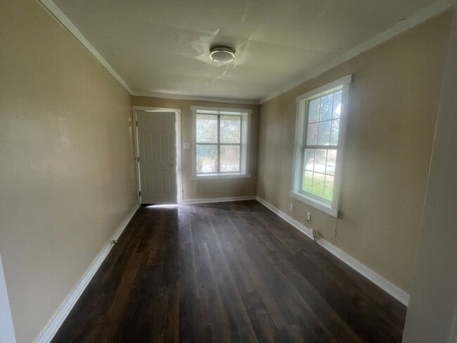 Building Photo - 1220 S Francis Ave