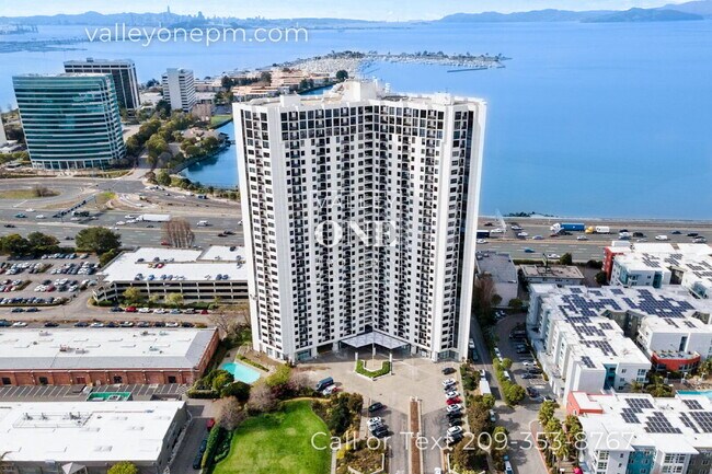 Building Photo - Fully Furnished Condo With Panoramic San Francisco Bay Views and Unbeatable Amenities